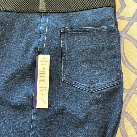 Peter Nygard Slims Capri Size L Missy Indigo - Picture 4 of 6